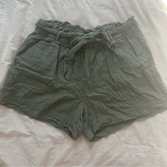 Old Navy Green Tie Shorts - Picture 1 of 3